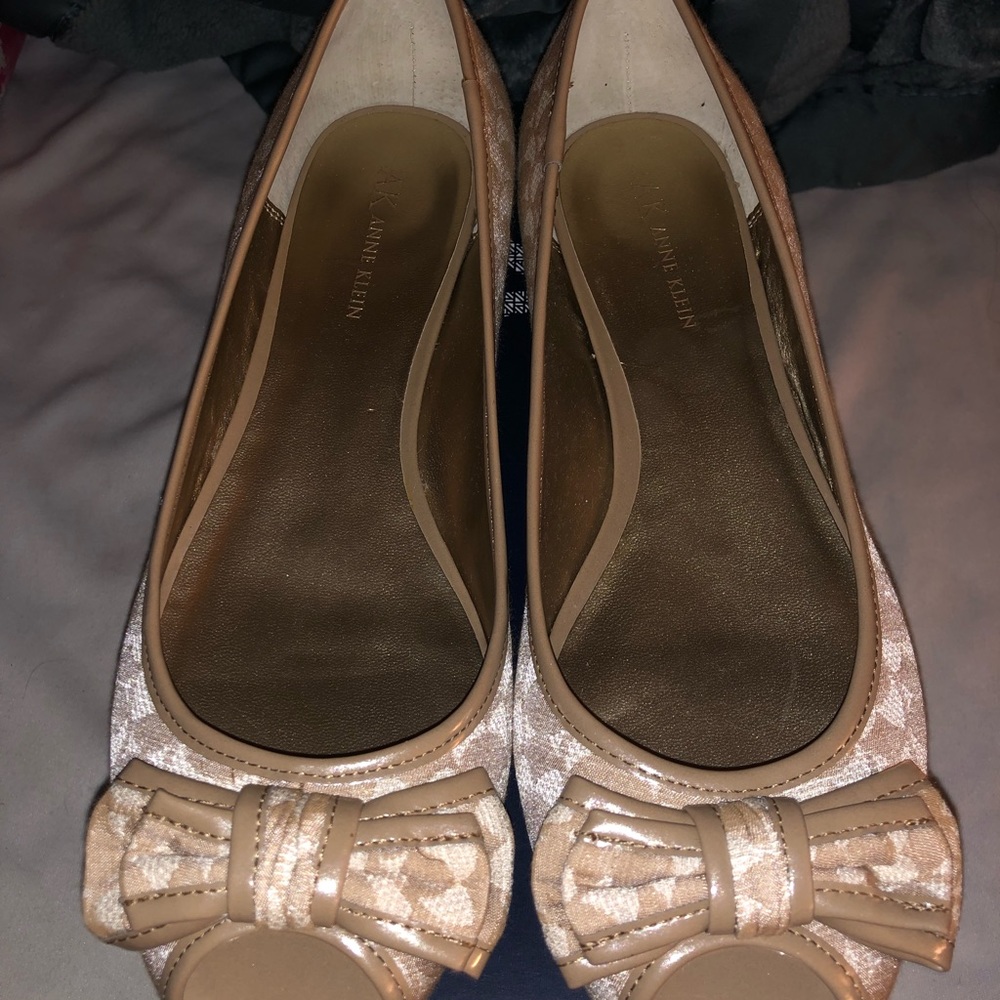Peep toed flats